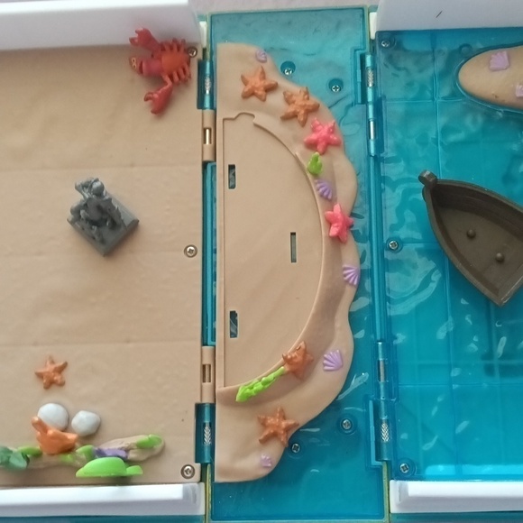 Disney Parks Ariel storybook playset in a book comes with Sebastian - Picture 7 of 16